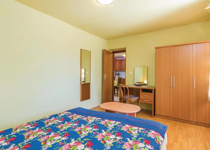 Pet Friendly Apartment In Porec With Wifi